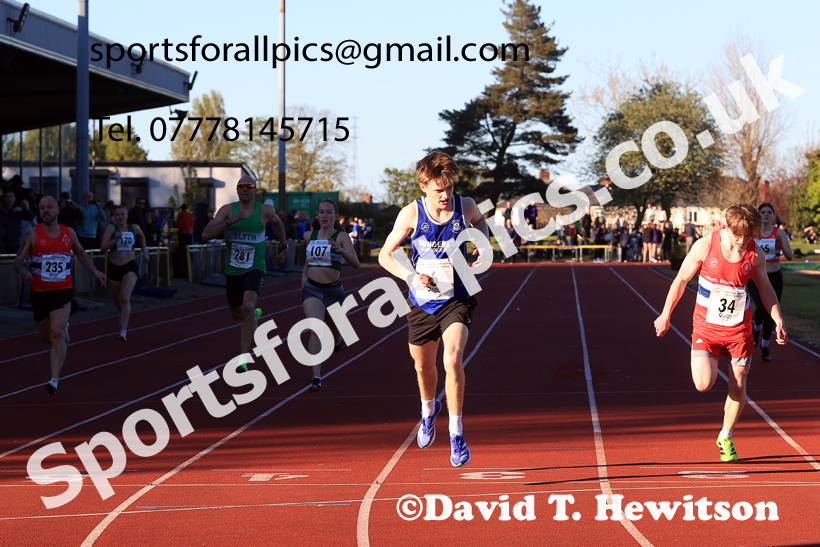 The 300 metres, 2026 NEGP 1, Monkton Stadium. Photo: David T. Hewitson/Sports for All Pics